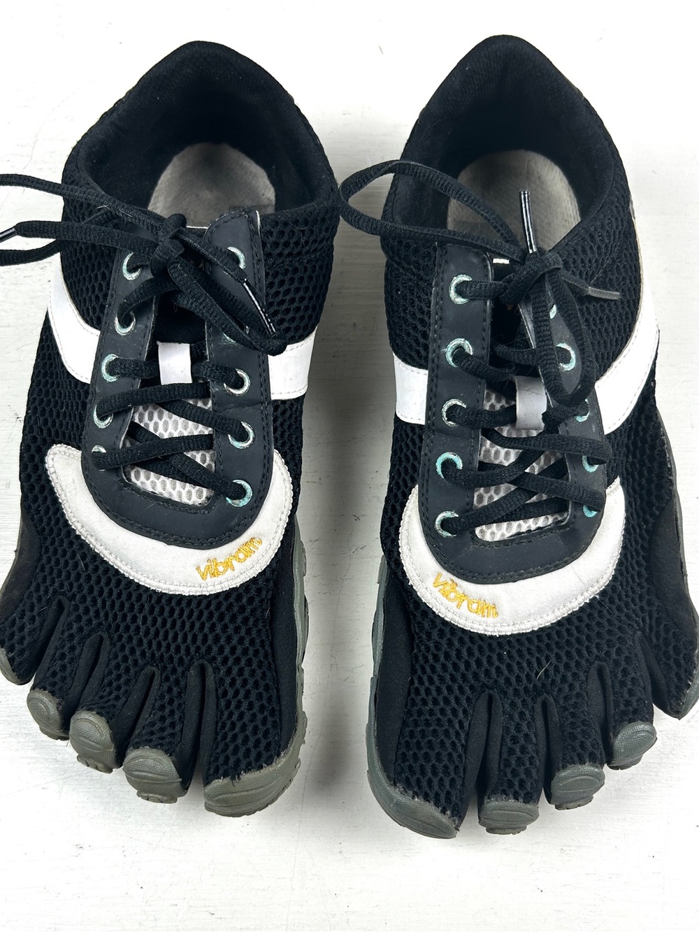 Vibram FiveFingers 10.5 Black/Gray Minimalist Lace-Up Low Top Toe Shoes